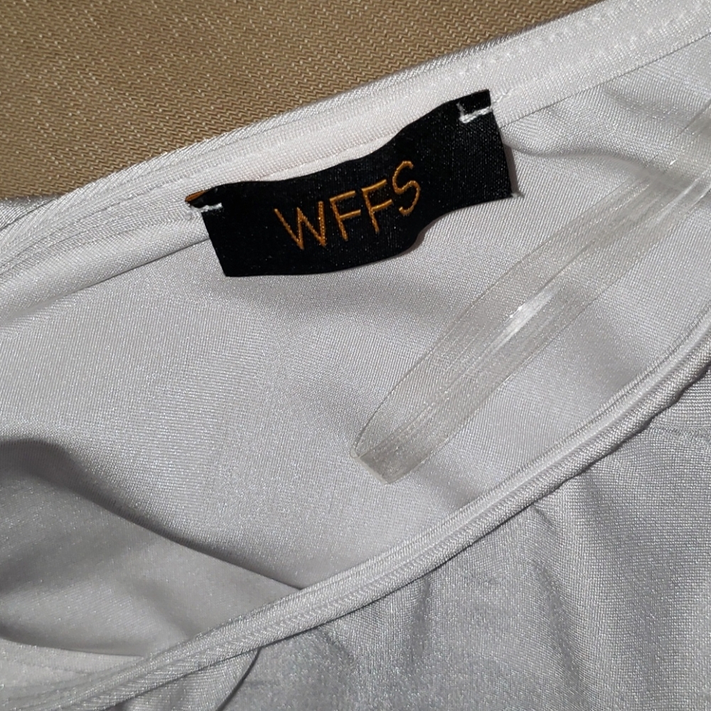 Ladies top - Picture 3 of 4